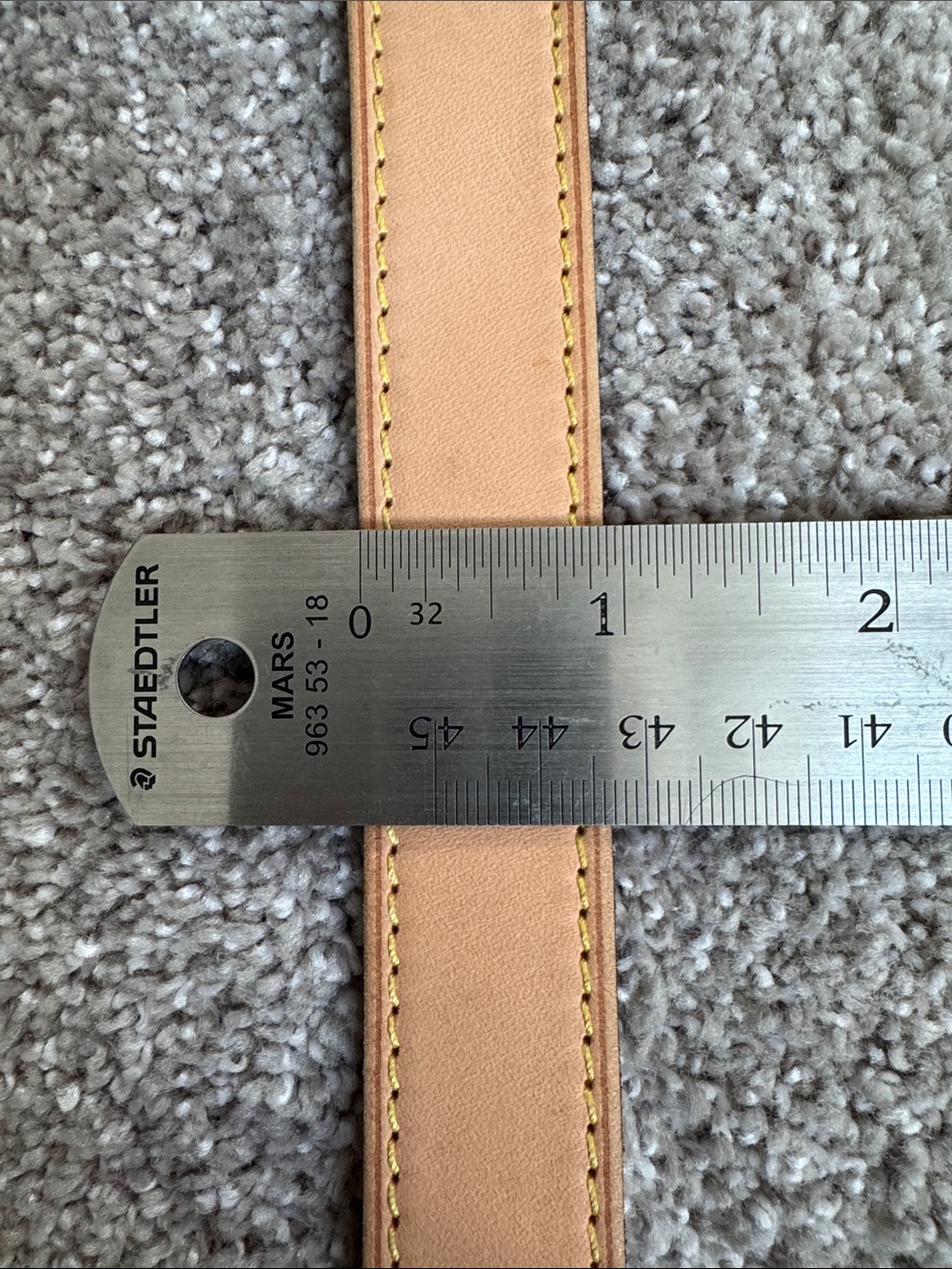 Large wide Louis Vuitton vachetta leather adjustable Crossbody strap EUC LV - Picture 6 of 6
